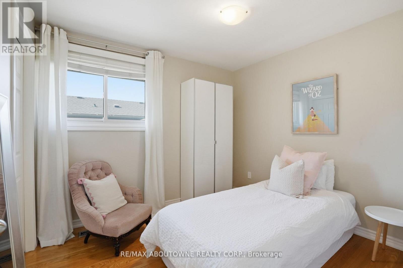 264 Celtic Drive, Hamilton, Ontario L8E 2T9 - Photo 21 - X12992214