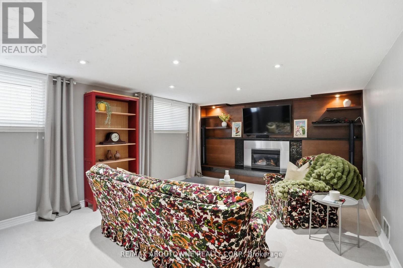 264 Celtic Drive, Hamilton, Ontario L8E 2T9 - Photo 26 - X12992214