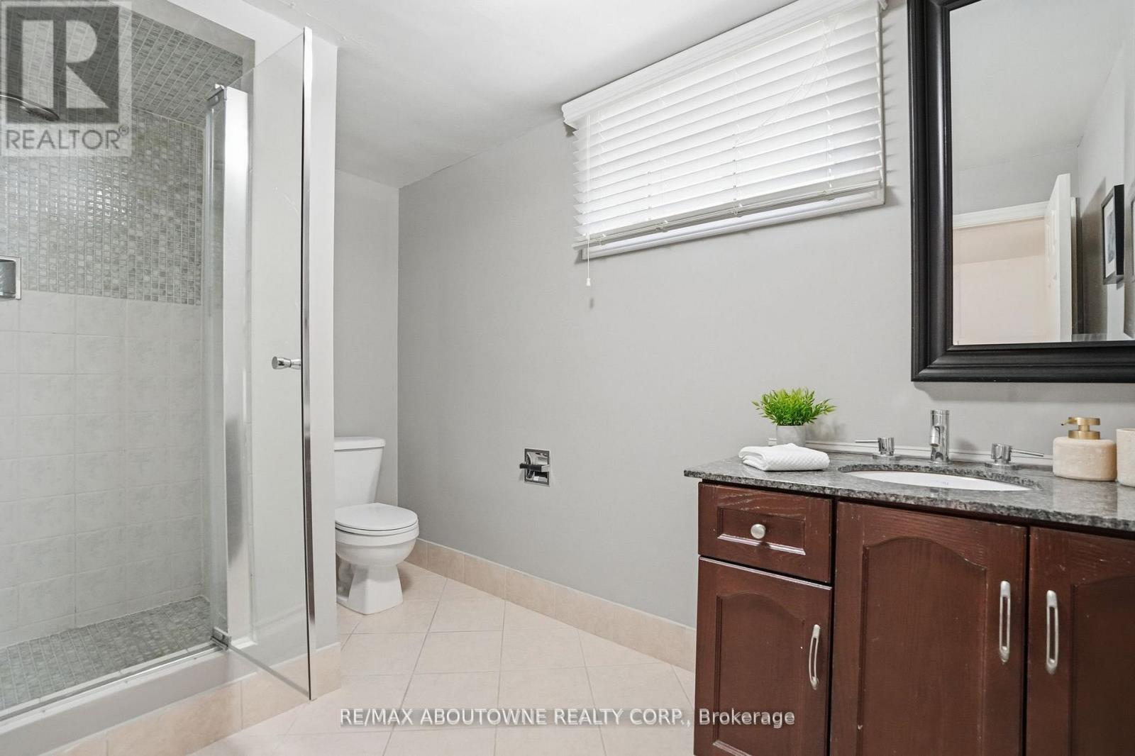 264 Celtic Drive, Hamilton, Ontario L8E 2T9 - Photo 28 - X12992214