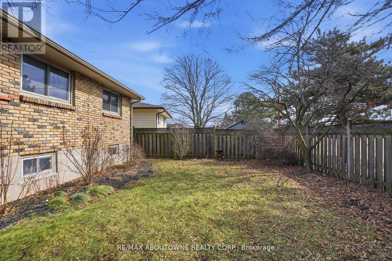 264 Celtic Drive, Hamilton, Ontario L8E 2T9 - Photo 37 - X12992214