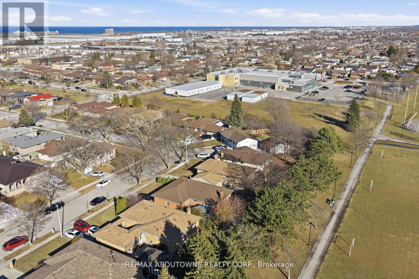 264 Celtic Drive, Hamilton, Ontario L8E 2T9 - Photo 43 - X12992214