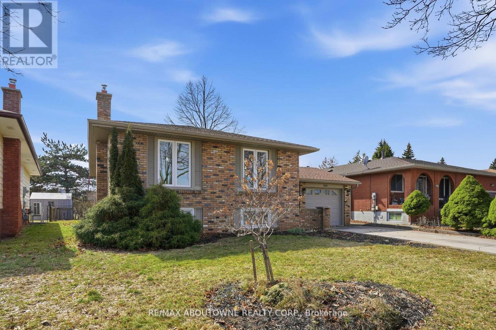 264 Celtic Drive, Hamilton, Ontario L8E 2T9 - Photo 5 - X12992214