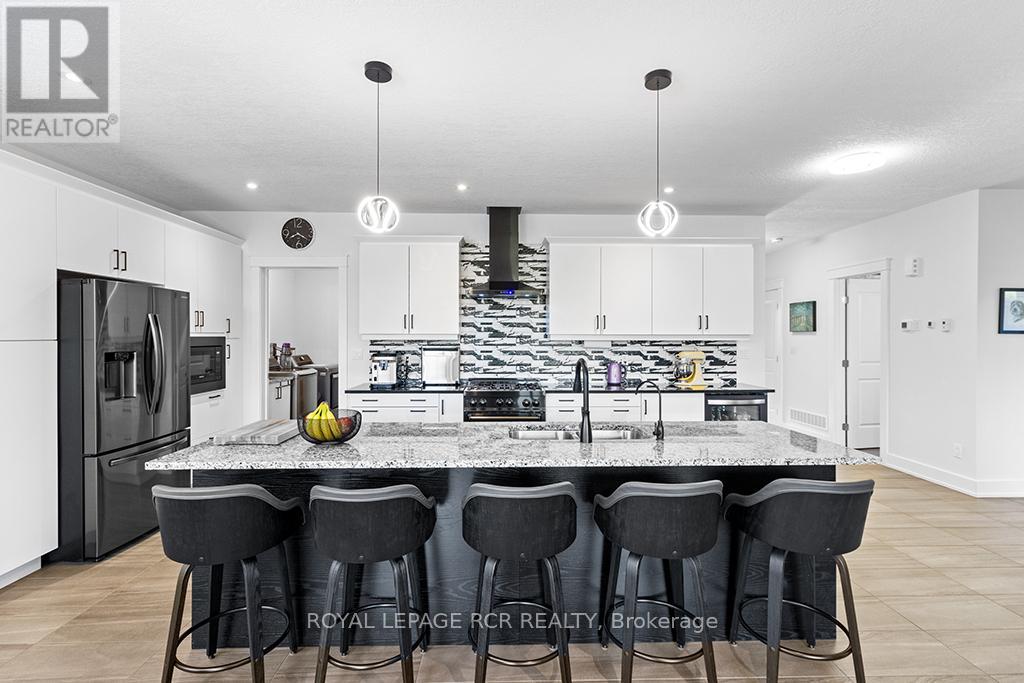 232 Snowberry Lane, Georgian Bluffs, Ontario  N0H 1S0 - Photo 14 - X12992218