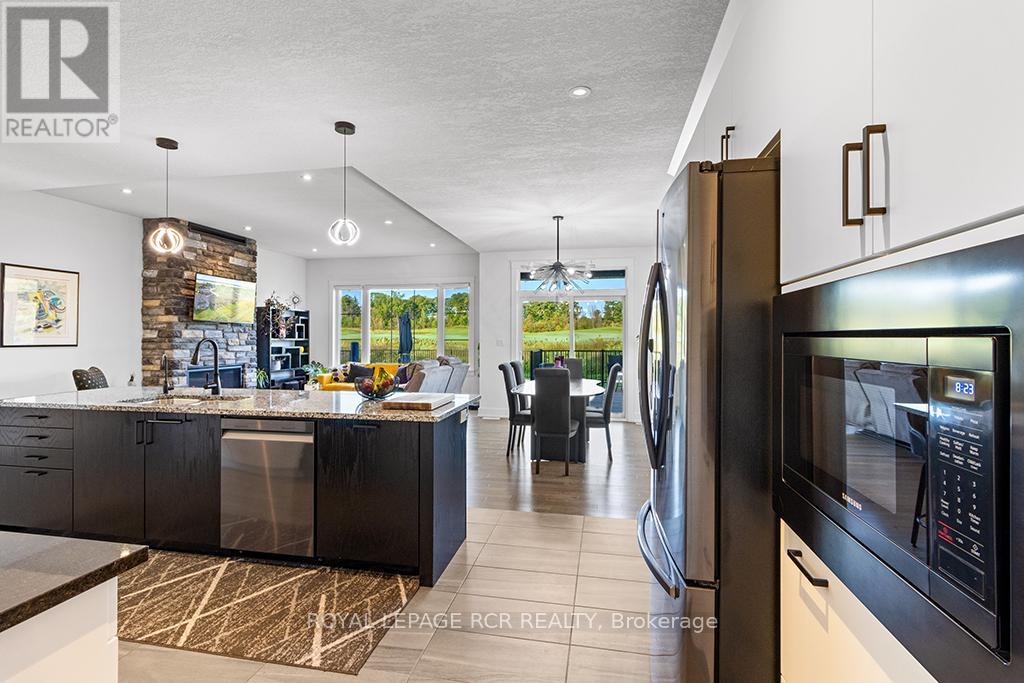 232 Snowberry Lane, Georgian Bluffs, Ontario  N0H 1S0 - Photo 16 - X12992218