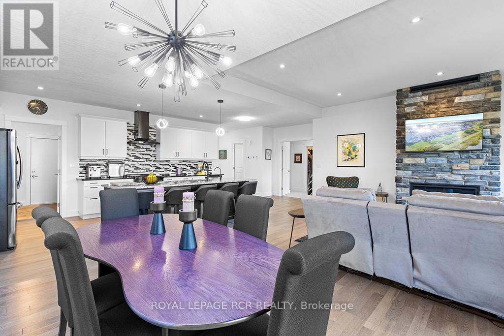 232 Snowberry Lane, Georgian Bluffs, Ontario  N0H 1S0 - Photo 19 - X12992218