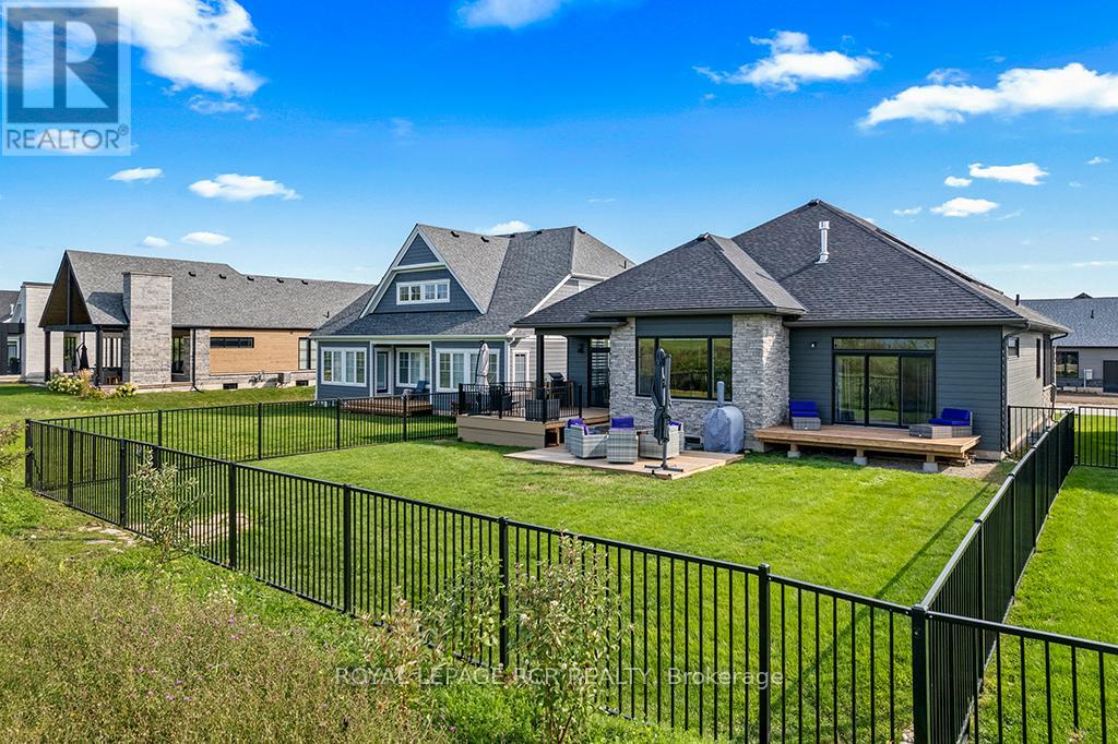 232 Snowberry Lane, Georgian Bluffs, Ontario  N0H 1S0 - Photo 41 - X12992218