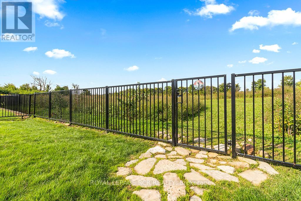 232 Snowberry Lane, Georgian Bluffs, Ontario  N0H 1S0 - Photo 42 - X12992218