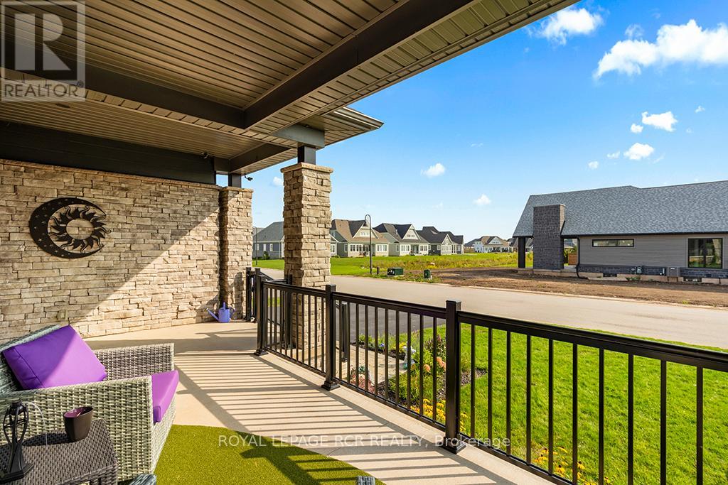 232 Snowberry Lane, Georgian Bluffs, Ontario  N0H 1S0 - Photo 6 - X12992218