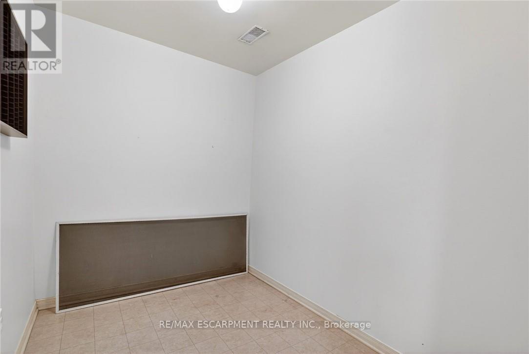 2469 Shurie Road, West Lincoln, Ontario L0R 2A0 - Photo 35 - X12992306