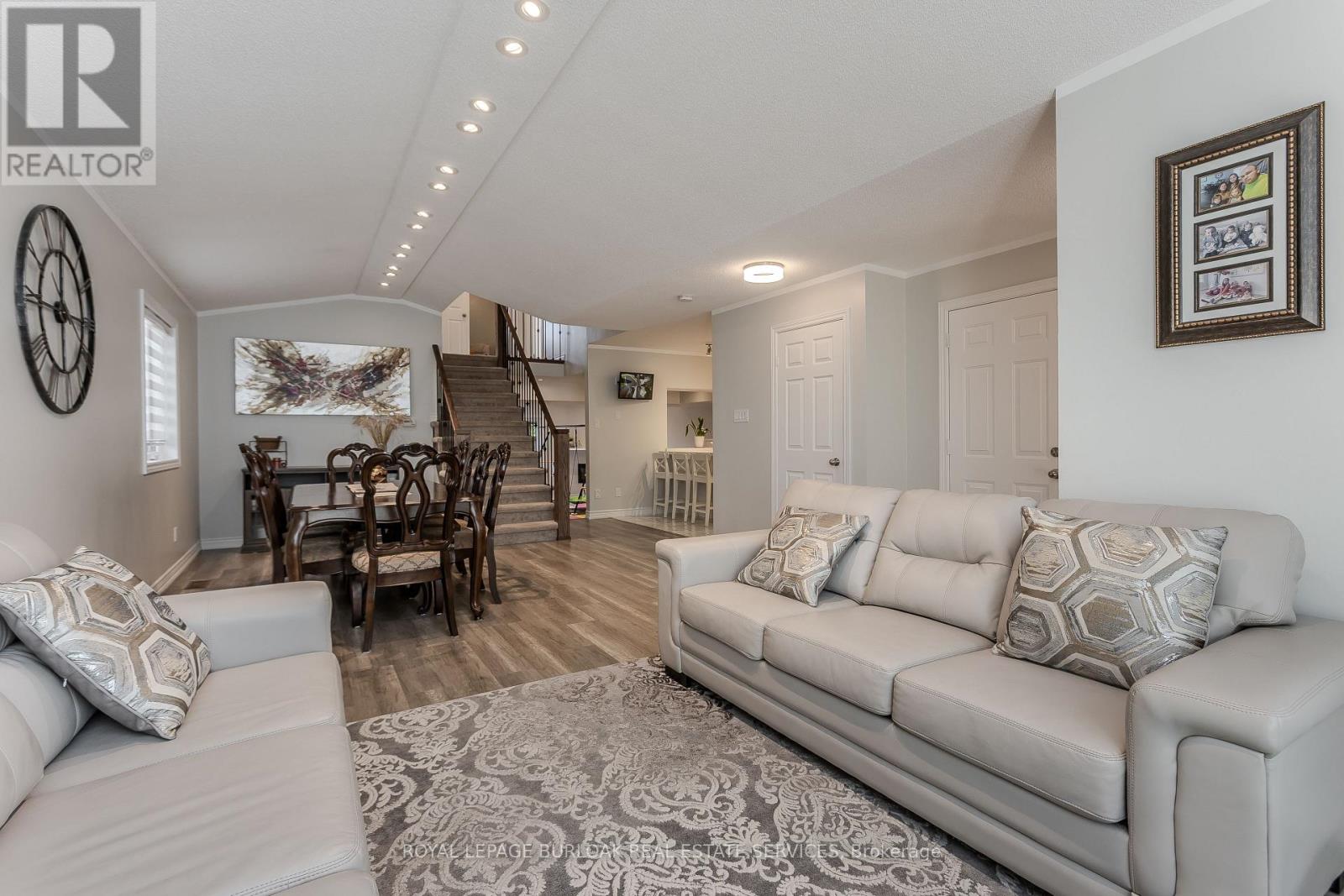 209 Portage Lane, Hamilton, Ontario  L0R 1W0 - Photo 13 - X12992340