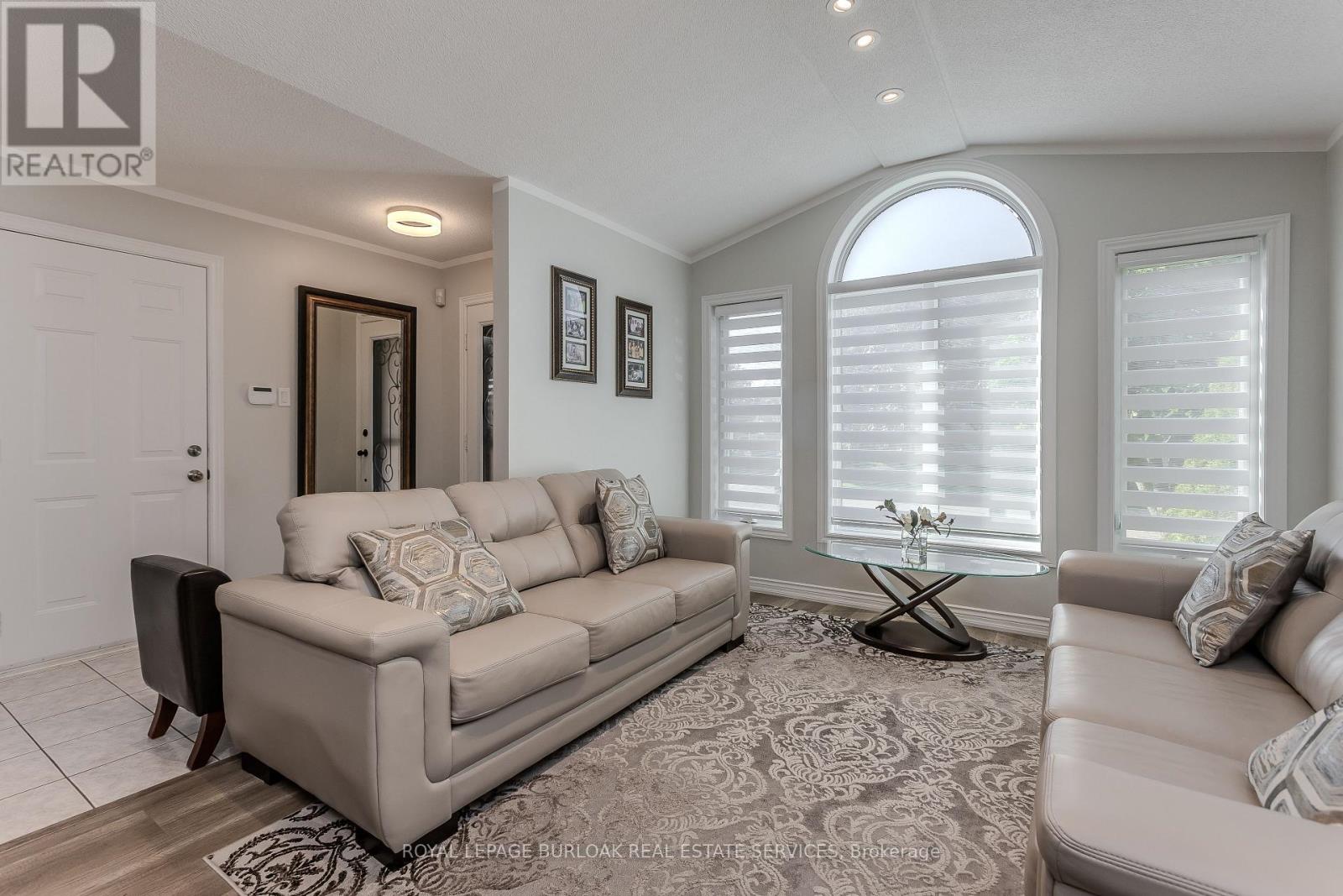 209 Portage Lane, Hamilton, Ontario  L0R 1W0 - Photo 14 - X12992340