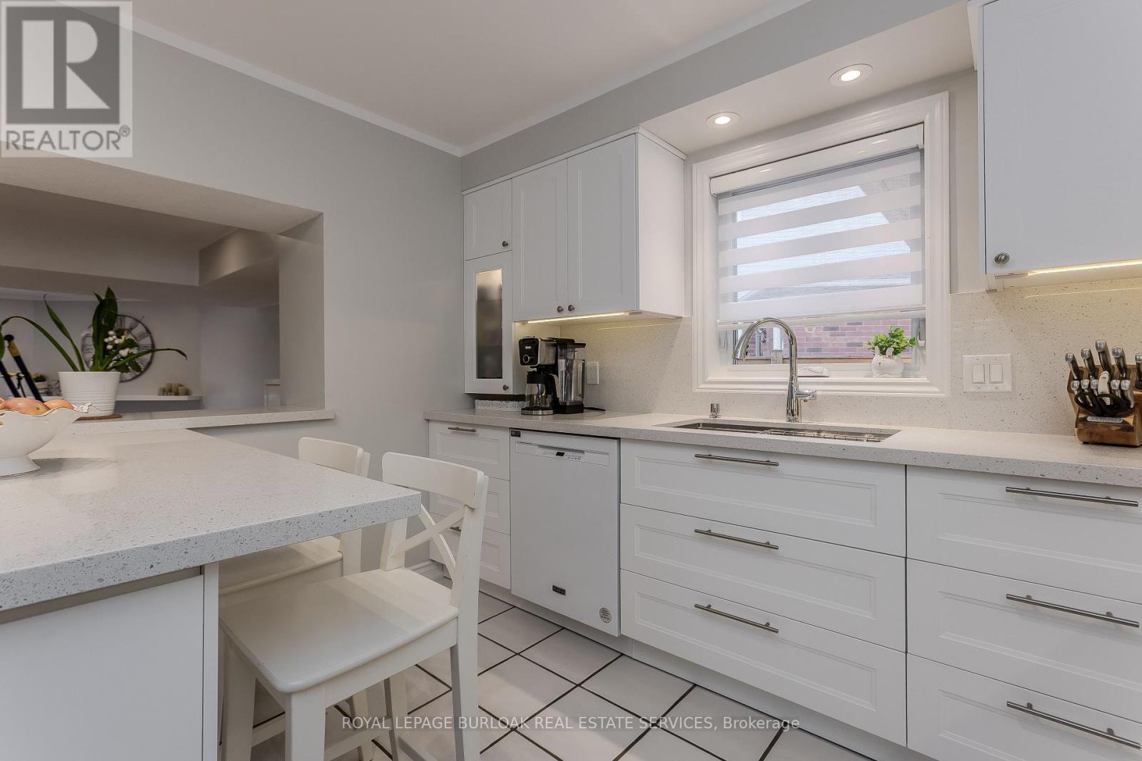 209 Portage Lane, Hamilton, Ontario  L0R 1W0 - Photo 19 - X12992340