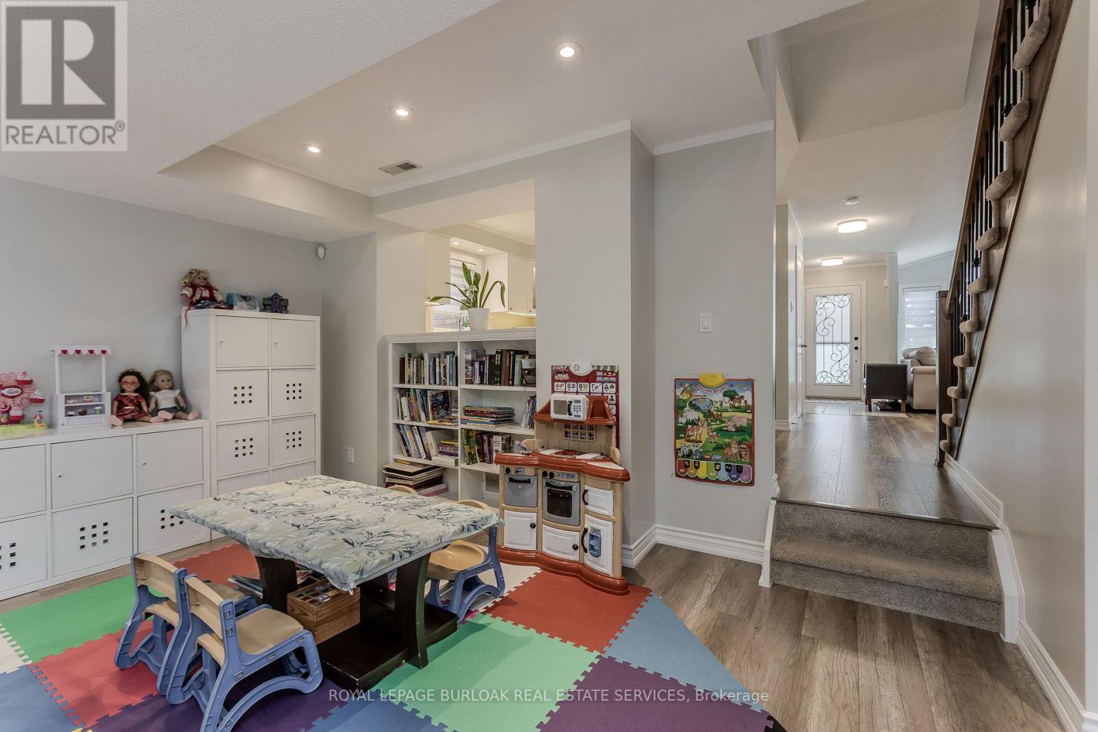 209 Portage Lane, Hamilton, Ontario  L0R 1W0 - Photo 32 - X12992340