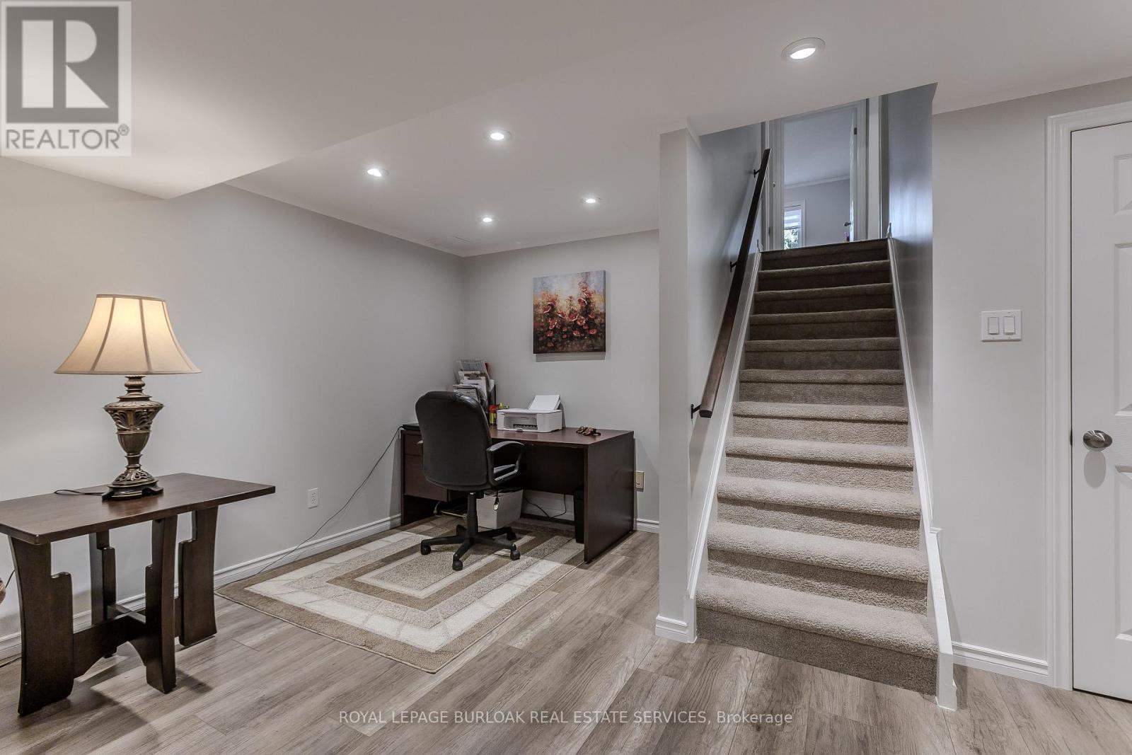 209 Portage Lane, Hamilton, Ontario  L0R 1W0 - Photo 39 - X12992340