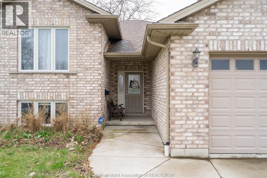 30 St Michael Avenue, Chatham, Ontario  N7M 2E4 - Photo 3 - 26007899