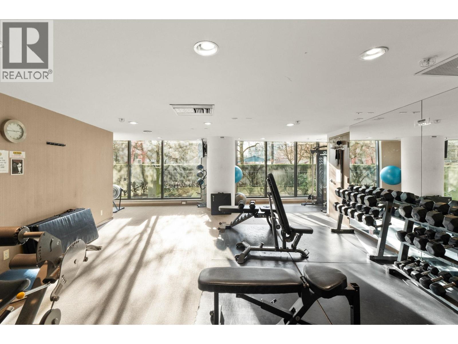 Listing Picture 35 of 40 : 3302 33 SMITHE STREET, Vancouver / 溫哥華 - 魯藝地產 Yvonne Lu Group - MLS Medallion Club Member