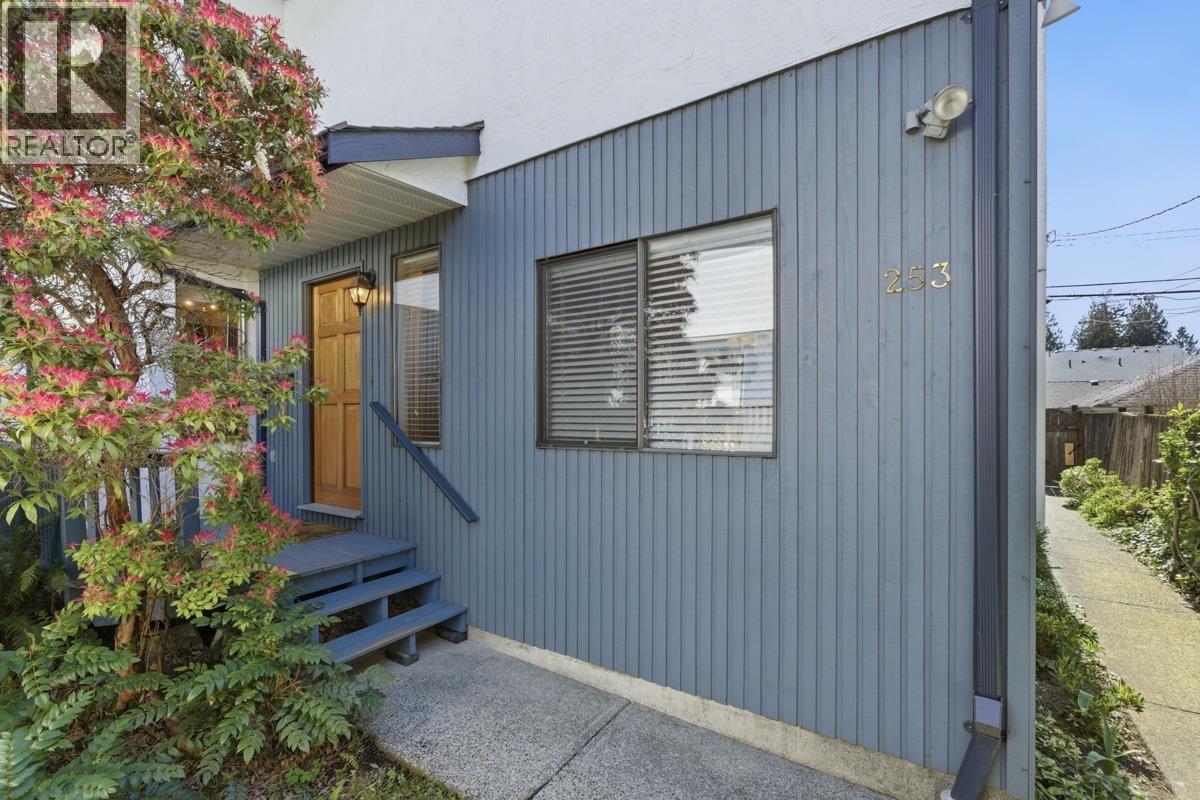 253 E 19th Street, North Vancouver, British Columbia  V7L 2Z1 - Photo 13 - R3110427