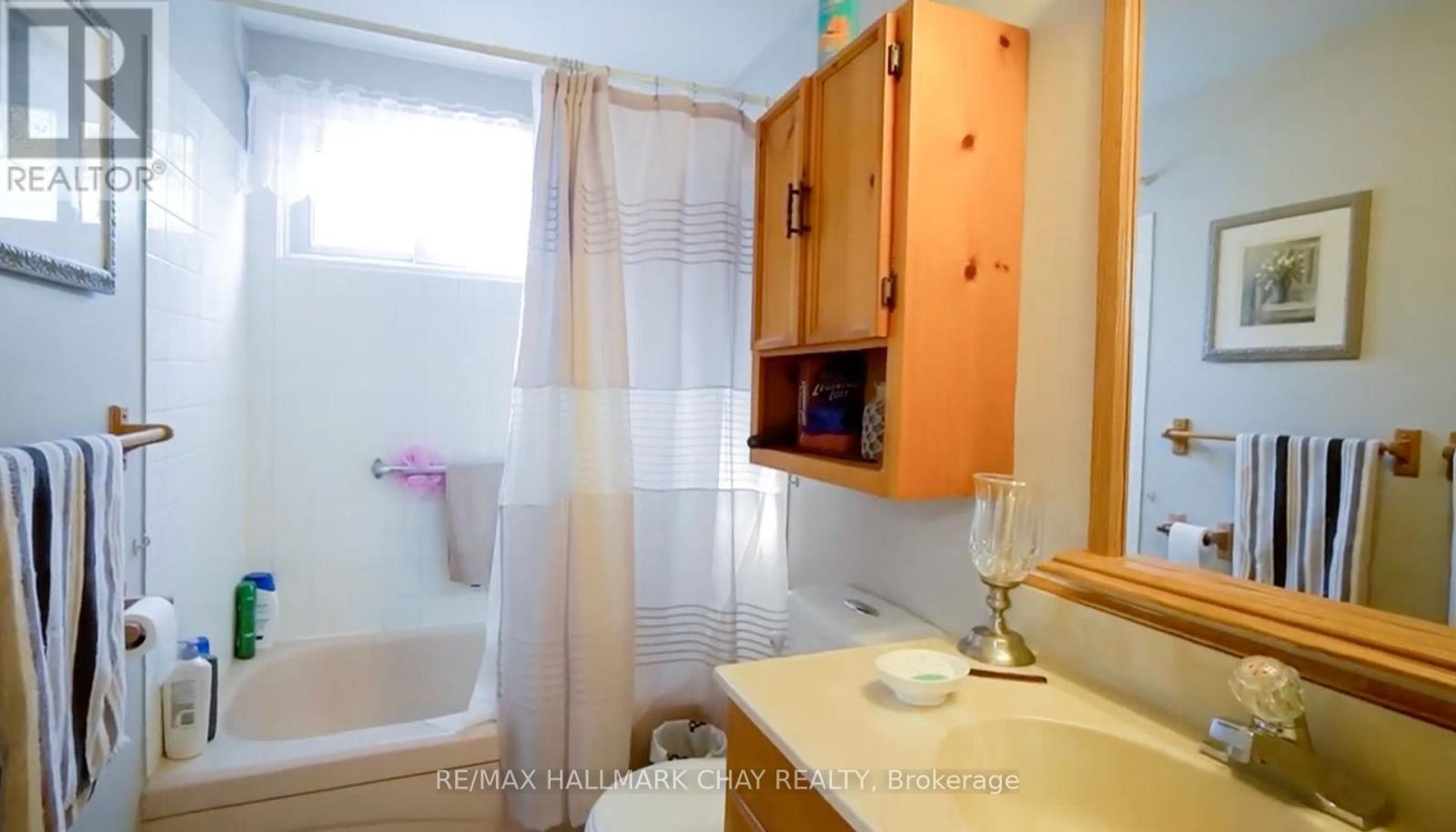 A - 11a Park Crescent, New Tecumseth, Ontario  L0G 1W0 - Photo 5 - N12978186