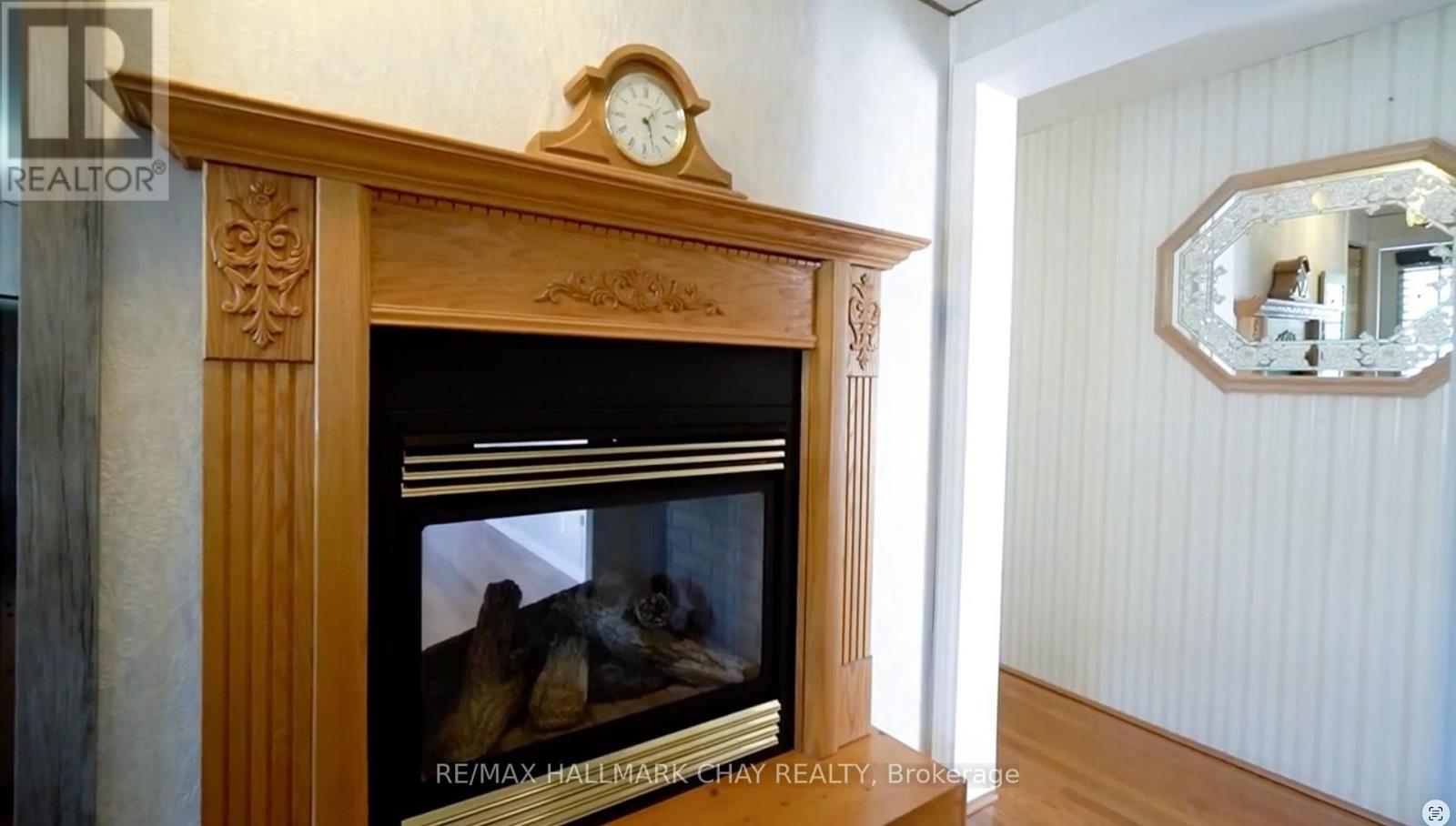 A - 11a Park Crescent, New Tecumseth, Ontario  L0G 1W0 - Photo 4 - N12978186