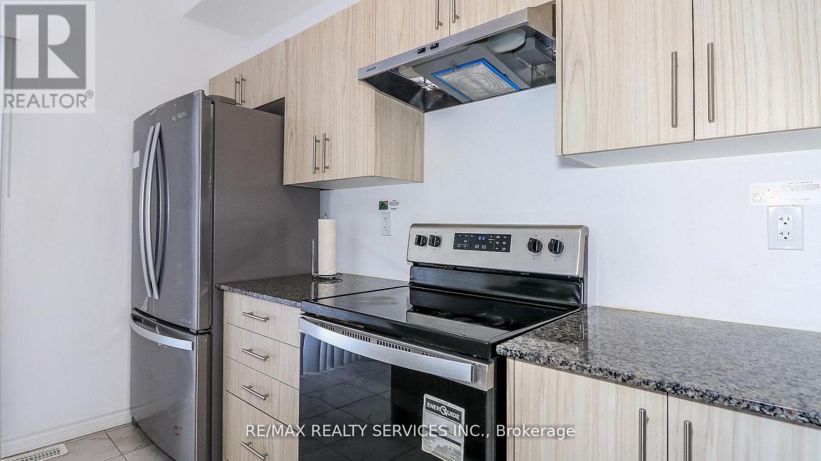 1 Harvest Crescent, Barrie, Ontario  L9J 0T3 - Photo 13 - S12991616