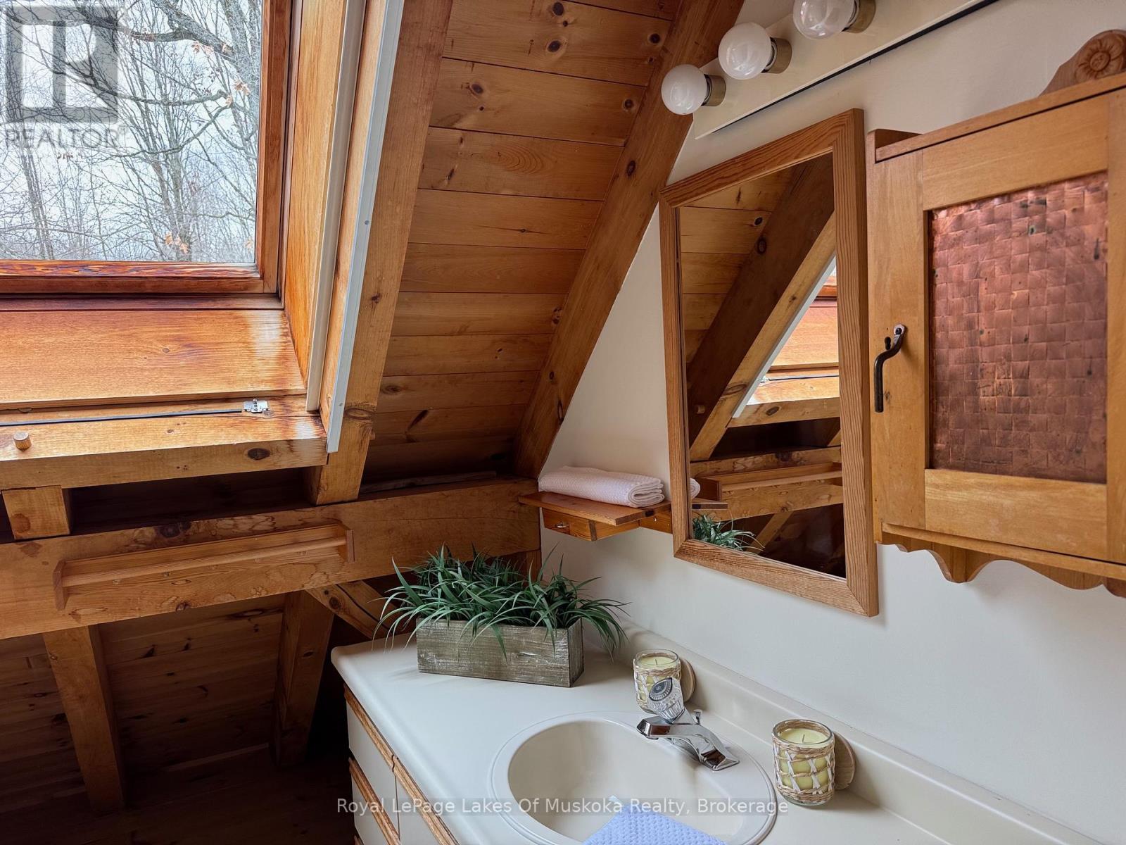 124b Maplehurst Road, Seguin, Ontario  P0C 1J0 - Photo 9 - X12992434