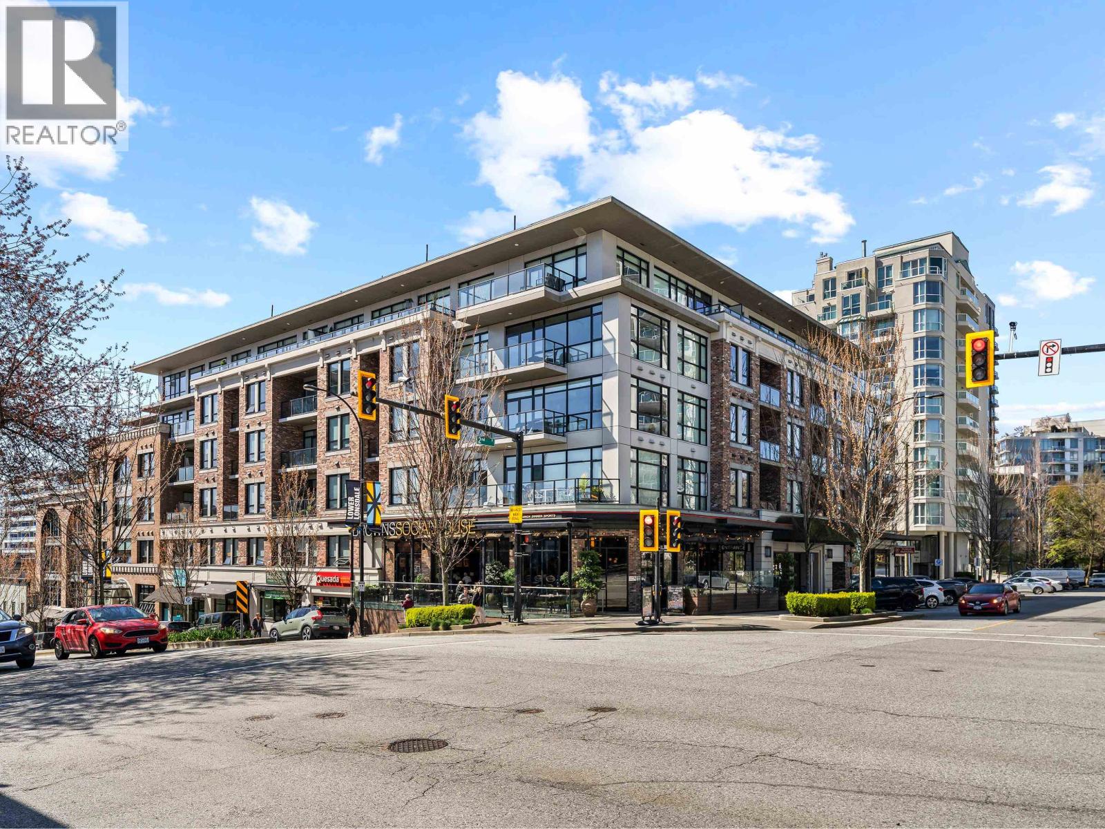 305 105 W 2nd Street, North Vancouver, British Columbia  V7M 0E3 - Photo 2 - R3110453