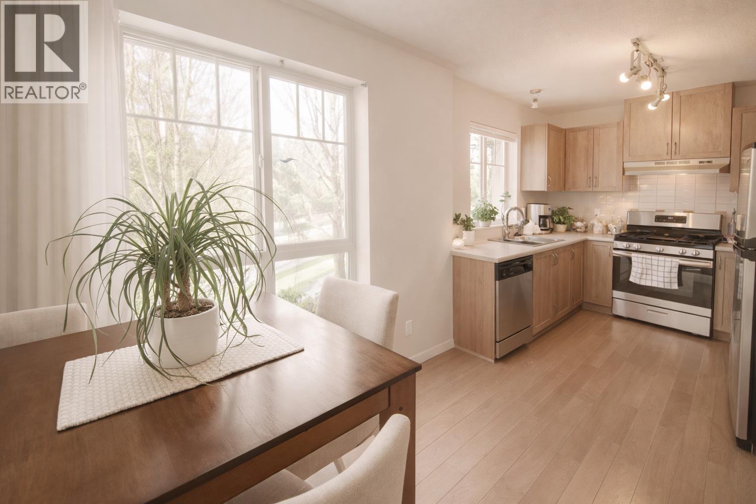 203 2951 Silver Springs Boulevard, Coquitlam, British Columbia  V3E 3S4 - Photo 8 - R3110500