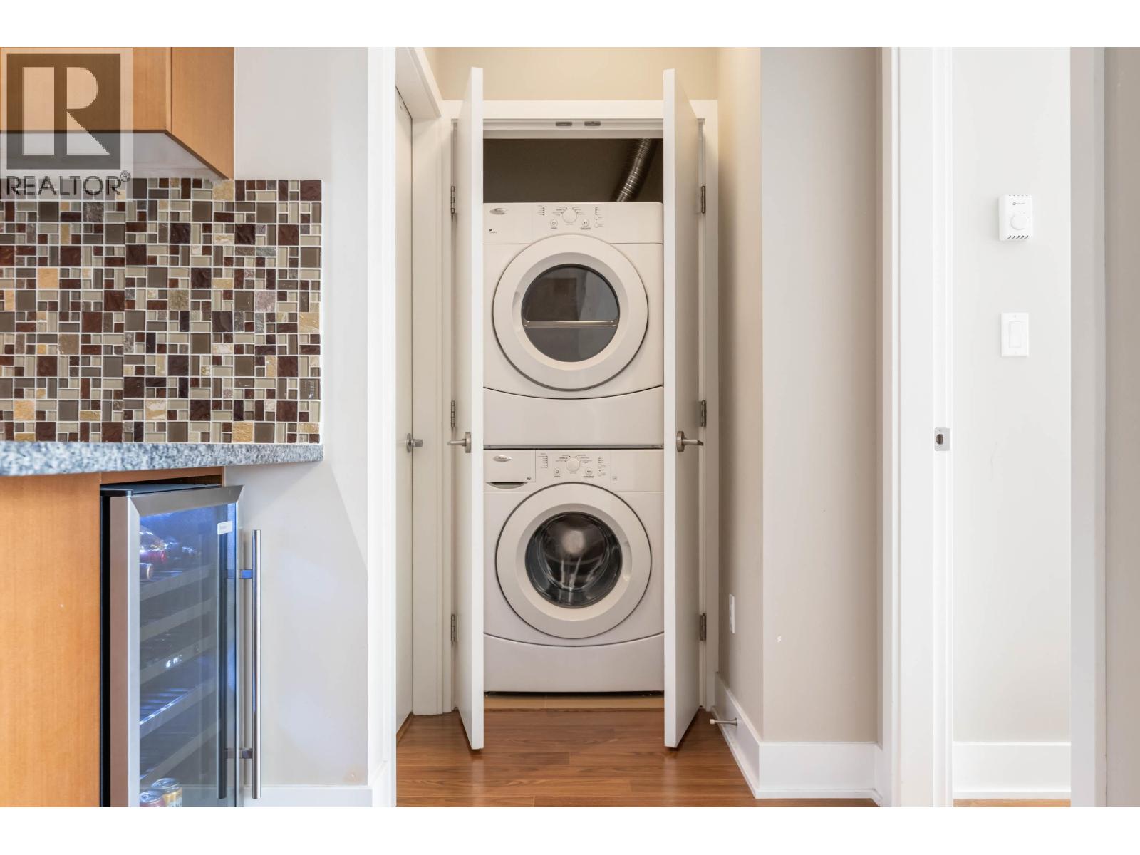 2301 3008 Glen Drive, Coquitlam, British Columbia  V3B 0J5 - Photo 14 - R3110522