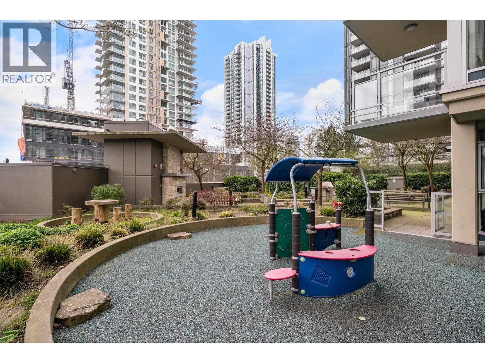 2301 3008 Glen Drive, Coquitlam, British Columbia  V3B 0J5 - Photo 26 - R3110522