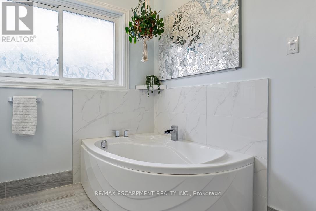 5360 Landsborough Avenue, Mississauga, Ontario  L5R 3X1 - Photo 25 - W12984762