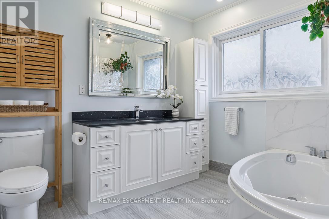 5360 Landsborough Avenue, Mississauga, Ontario  L5R 3X1 - Photo 24 - W12984762