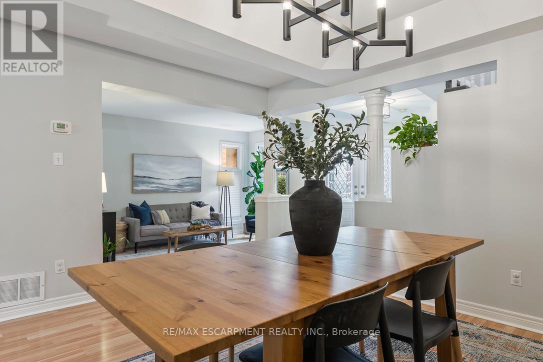 5360 Landsborough Avenue, Mississauga, Ontario  L5R 3X1 - Photo 9 - W12984762