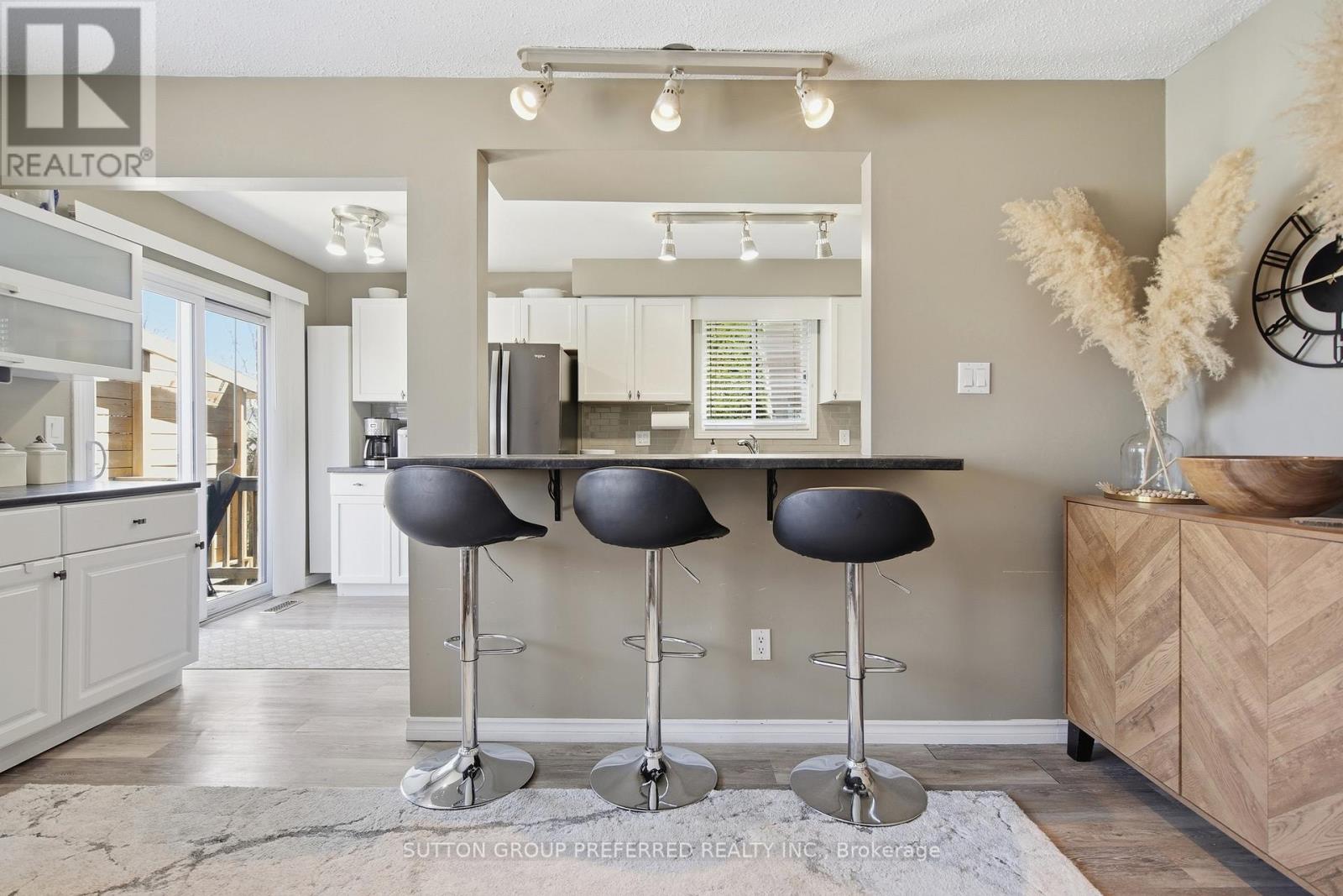 227 Edmunds Place, London South, Ontario  N5Z 4V9 - Photo 12 - X12992422