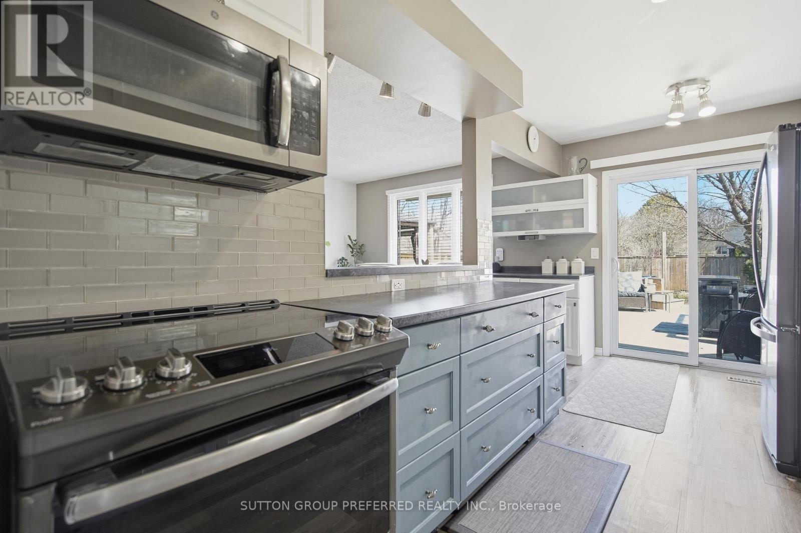 227 Edmunds Place, London South, Ontario  N5Z 4V9 - Photo 17 - X12992422