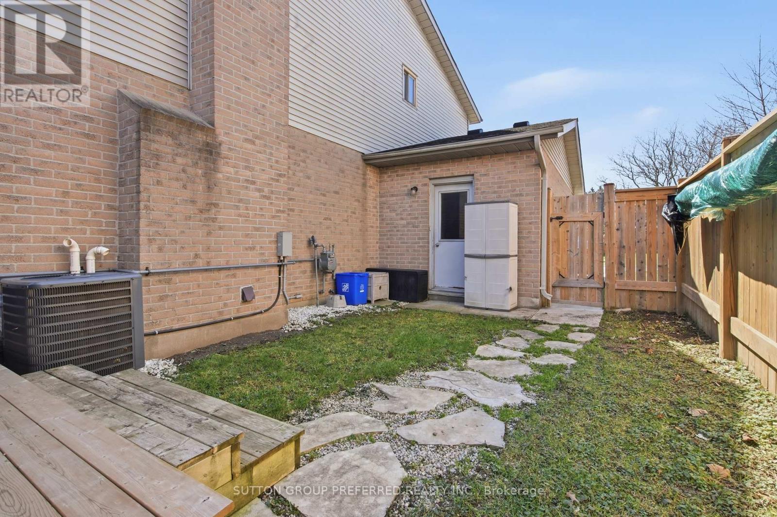 227 Edmunds Place, London South, Ontario  N5Z 4V9 - Photo 37 - X12992422