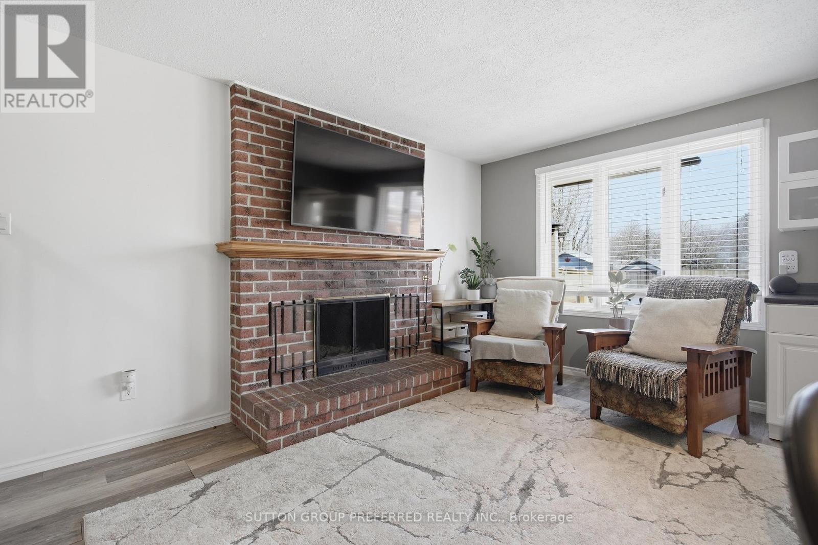 227 Edmunds Place, London South, Ontario  N5Z 4V9 - Photo 8 - X12992422