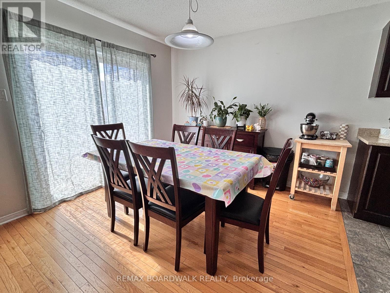 240 Eliot Street, Clarence-Rockland, Ontario  K4K 0E6 - Photo 10 - X12992452