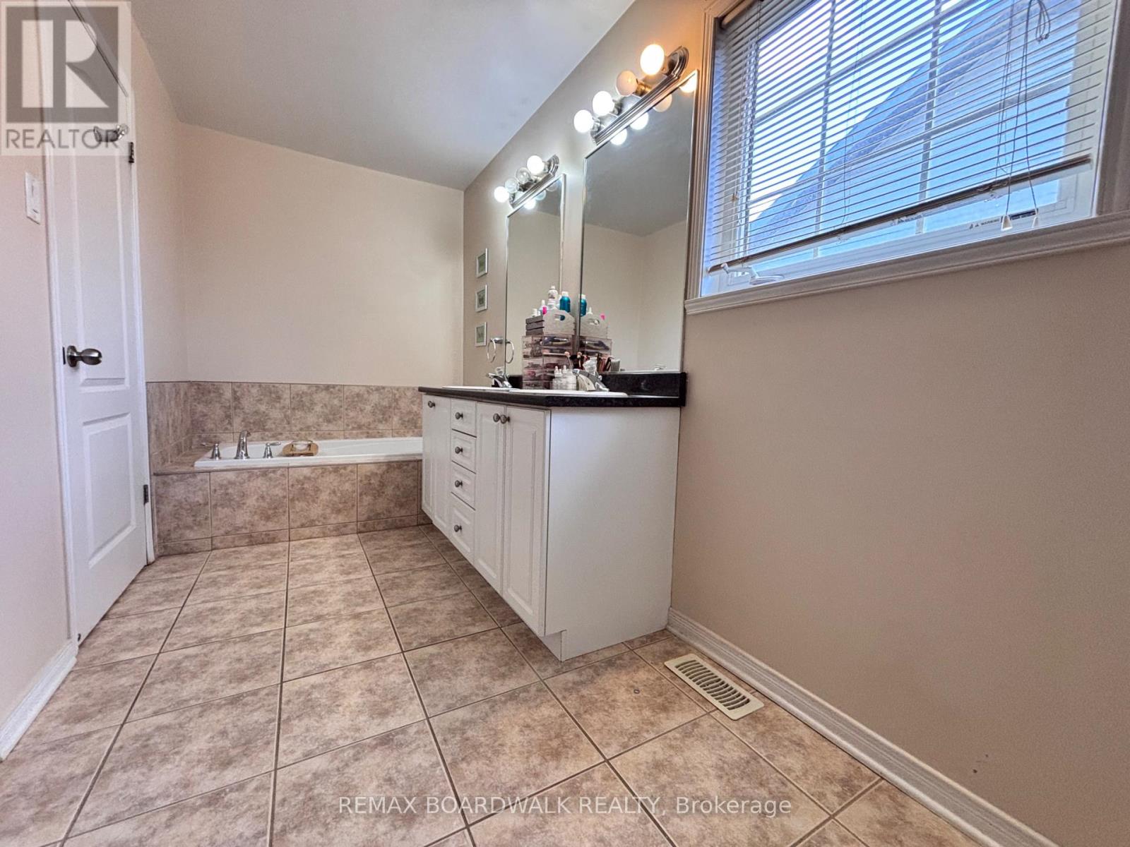 240 Eliot Street, Clarence-Rockland, Ontario  K4K 0E6 - Photo 22 - X12992452