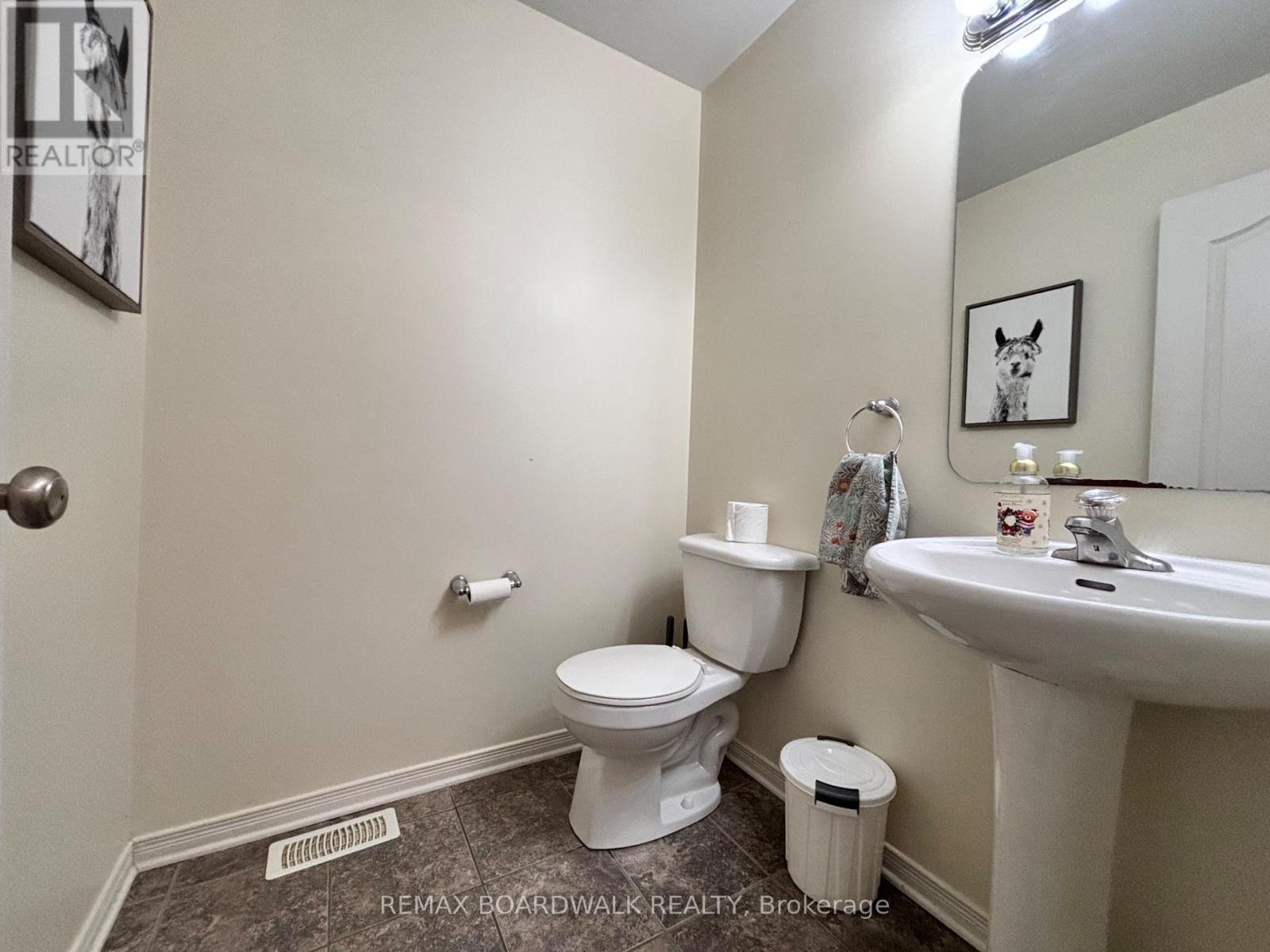 240 Eliot Street, Clarence-Rockland, Ontario  K4K 0E6 - Photo 4 - X12992452