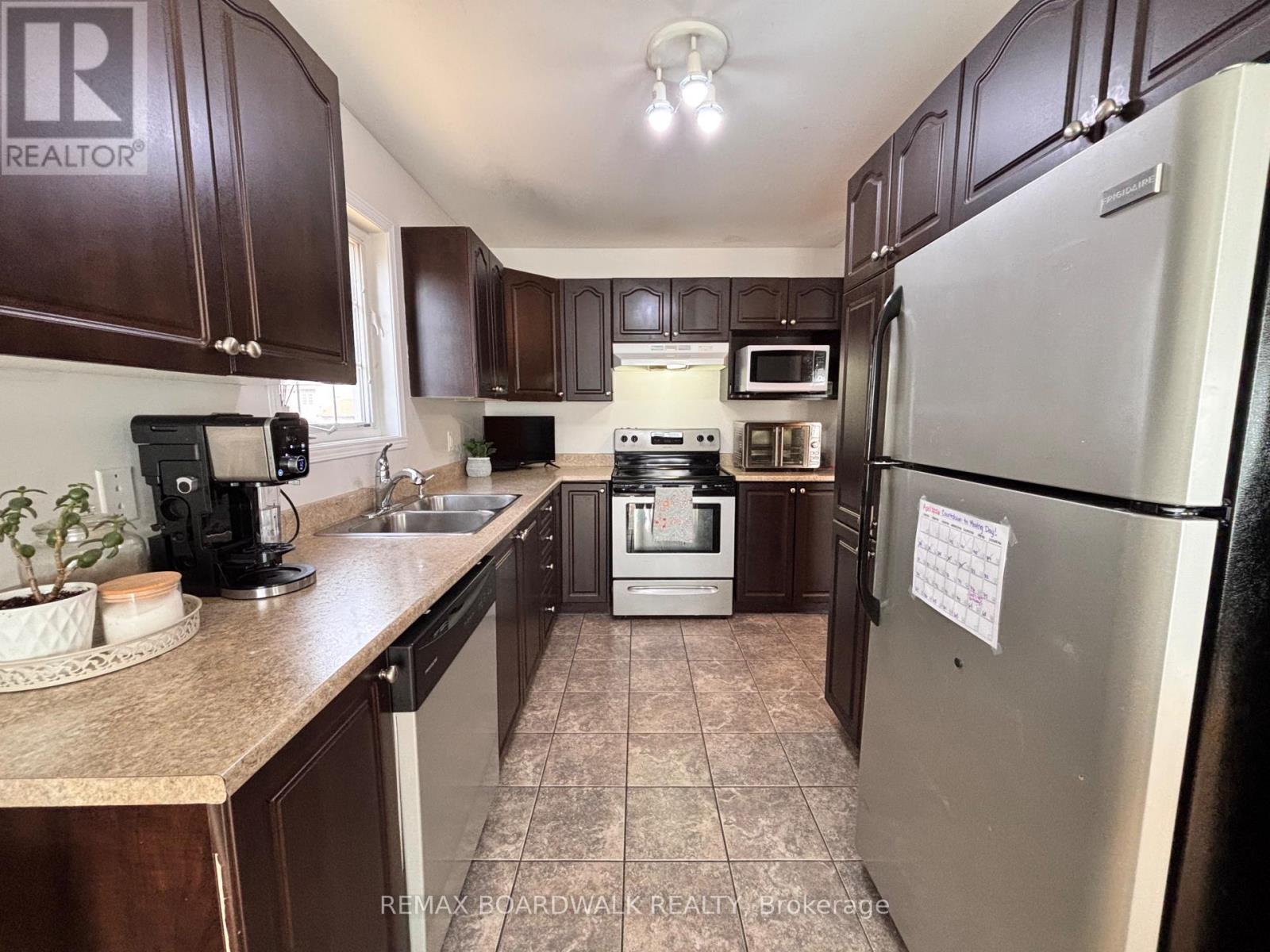 240 Eliot Street, Clarence-Rockland, Ontario  K4K 0E6 - Photo 8 - X12992452