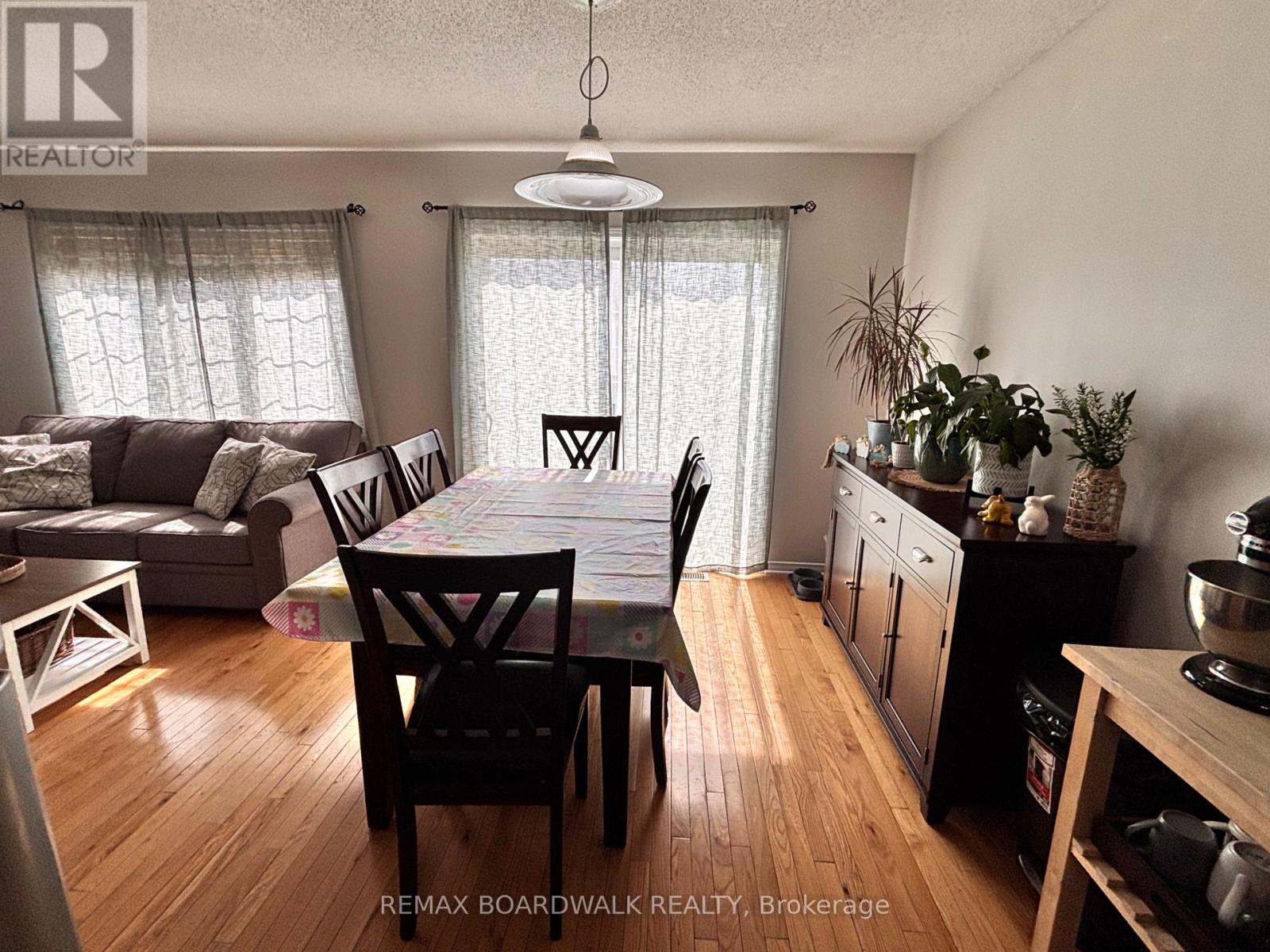 240 Eliot Street, Clarence-Rockland, Ontario  K4K 0E6 - Photo 9 - X12992452