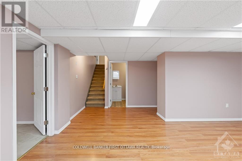 157 Annapolis Circle, Ottawa, Ontario  K1V 1Z2 - Photo 25 - X12992454