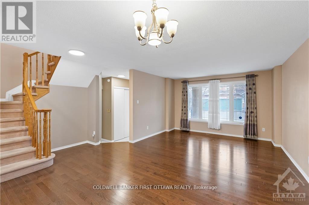 157 Annapolis Circle, Ottawa, Ontario  K1V 1Z2 - Photo 5 - X12992454