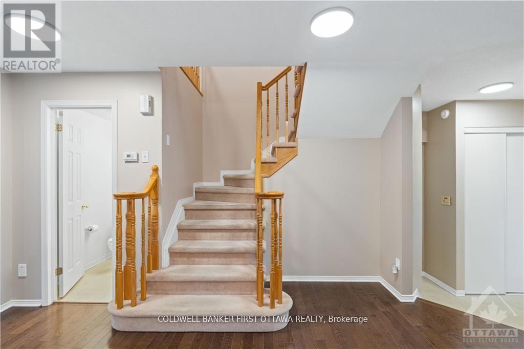 157 Annapolis Circle, Ottawa, Ontario  K1V 1Z2 - Photo 6 - X12992454