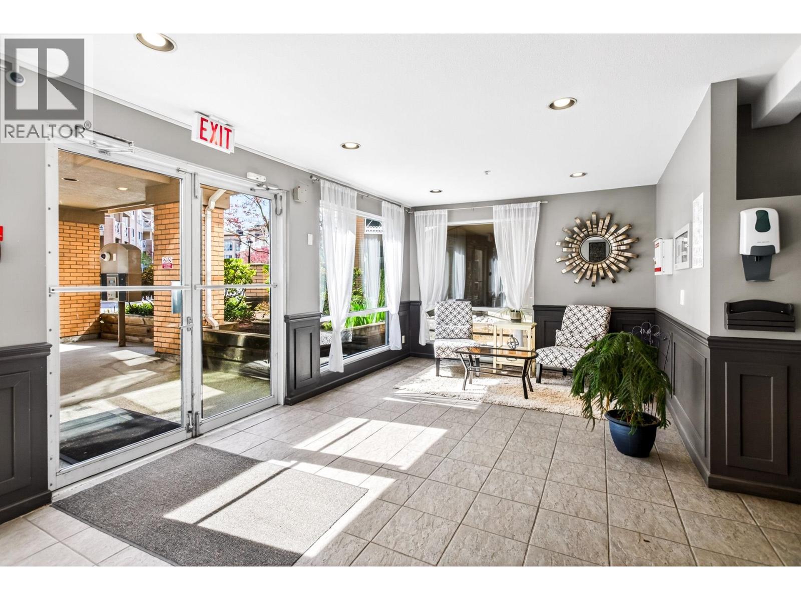 313 2551 Parkview Lane, Port Coquitlam, British Columbia V3C 6J8 - Photo 3 - R3110189