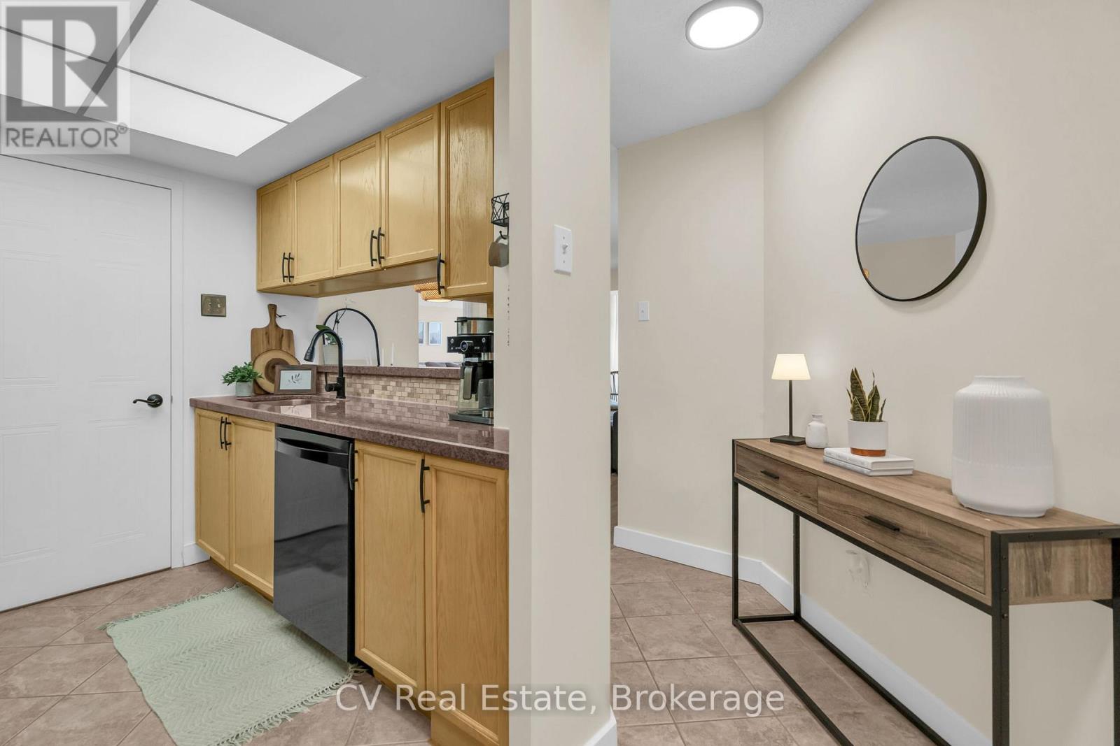 811 - 75 Ellen Street, Barrie, Ontario  L4N 7R6 - Photo 18 - S12918068