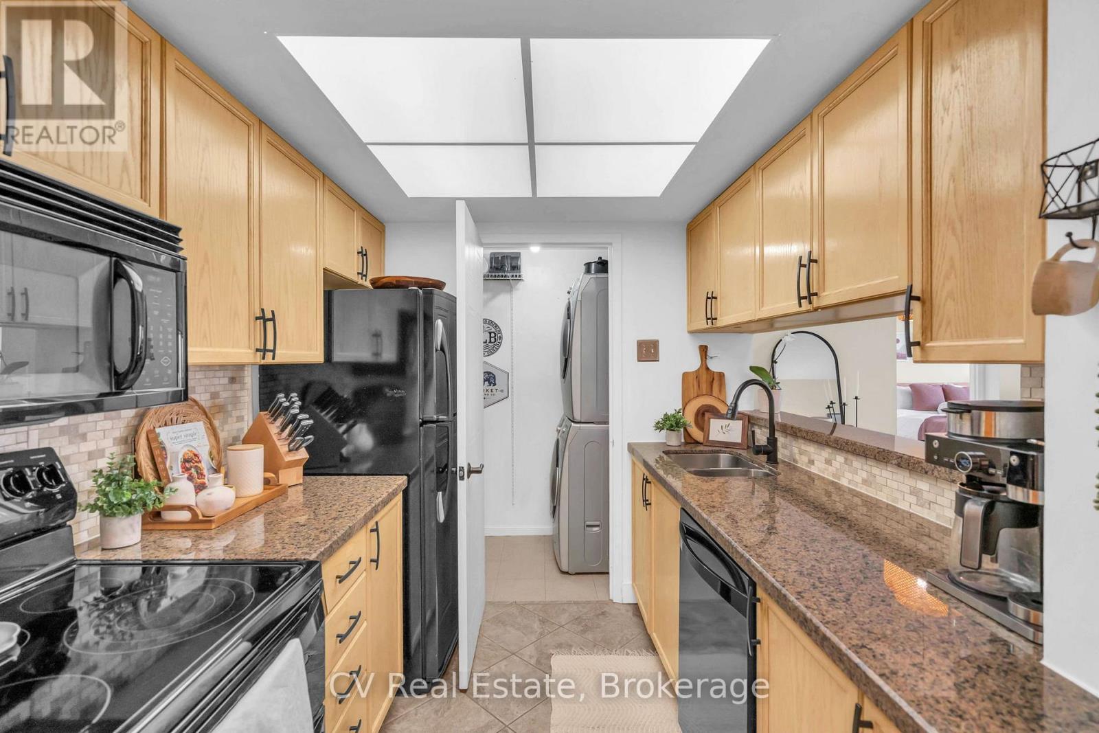 811 - 75 Ellen Street, Barrie, Ontario  L4N 7R6 - Photo 20 - S12918068