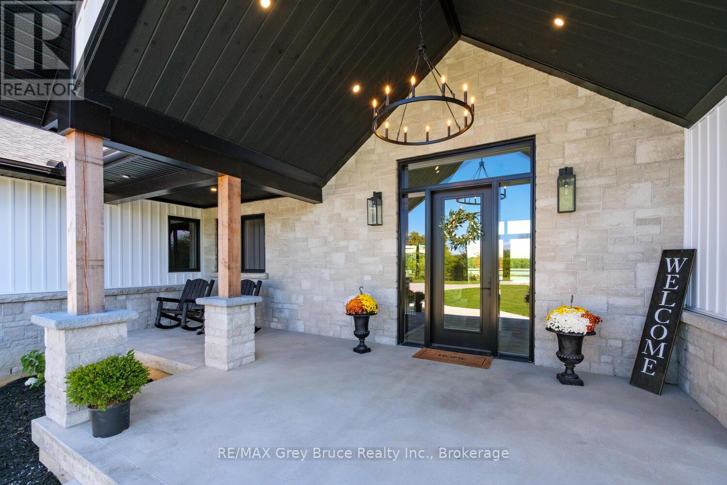 117 Almur Drive, Georgian Bluffs, Ontario  N0H 2T0 - Photo 3 - X12845090