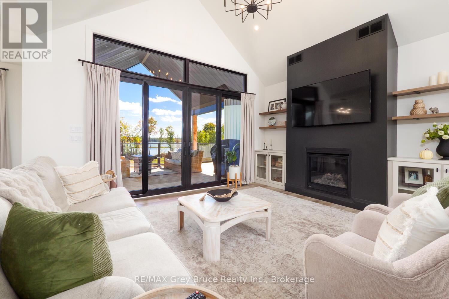 117 Almur Drive, Georgian Bluffs, Ontario  N0H 2T0 - Photo 9 - X12845090