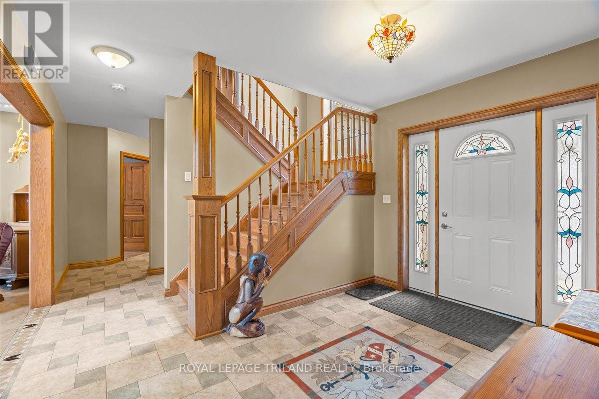 3115 Napperton Drive, Adelaide Metcalfe, Ontario  N7G 3H8 - Photo 7 - X12900960